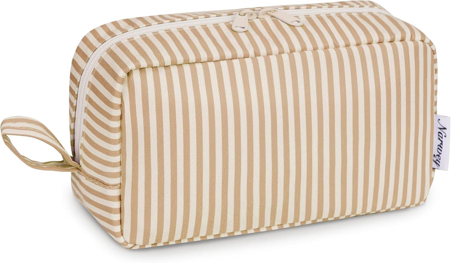 β¨ Checkered Makeup Bag β Travel-Ready & Cute AF (Various colors Large/Small)