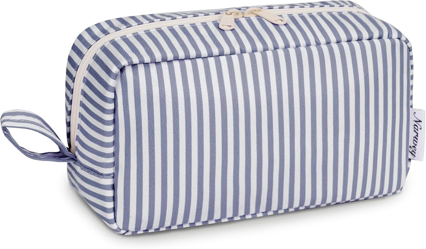 β¨ Checkered Makeup Bag β Travel-Ready & Cute AF (Various colors Large/Small)
