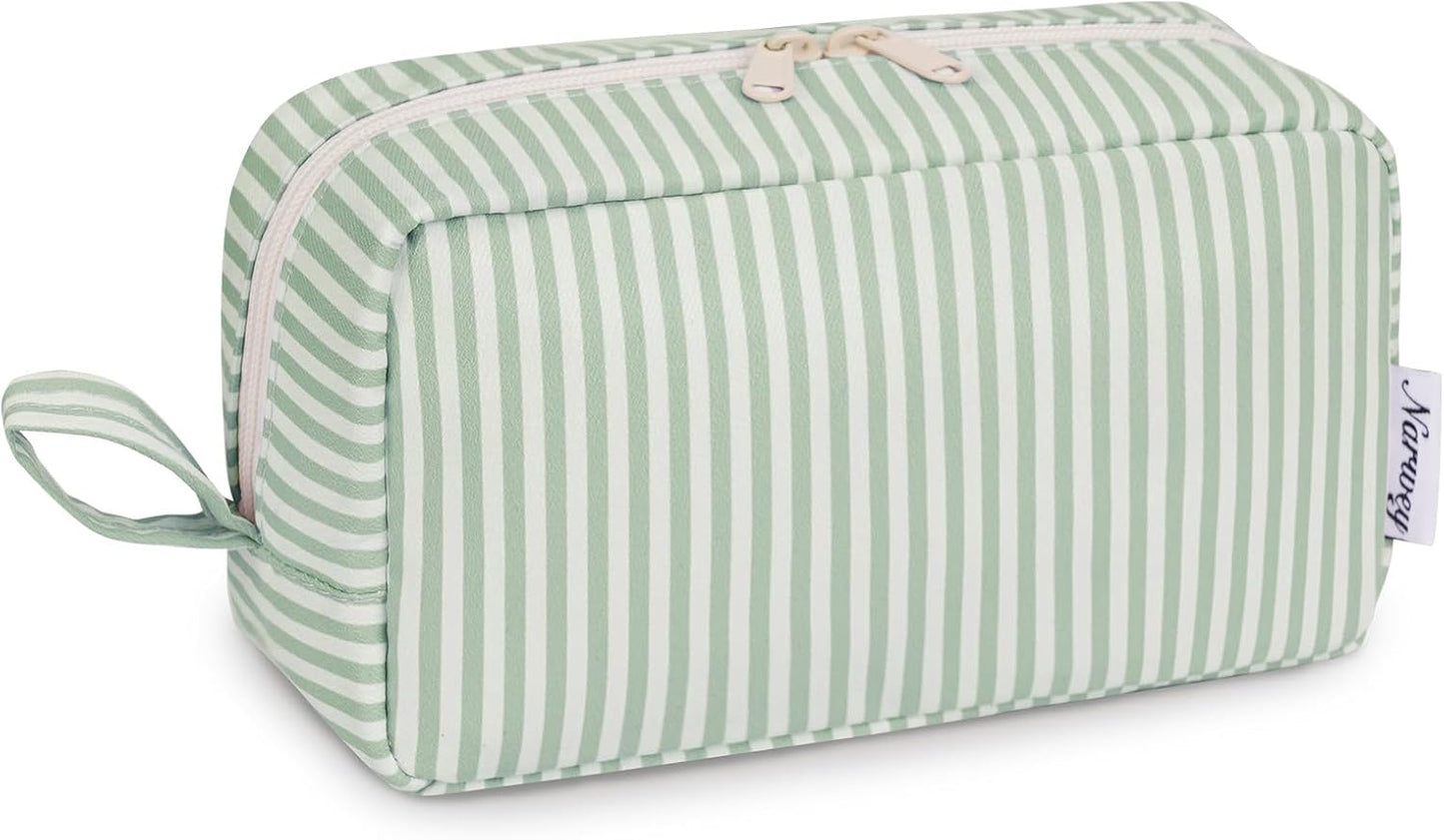 β¨ Checkered Makeup Bag β Travel-Ready & Cute AF (Various colors Large/Small)
