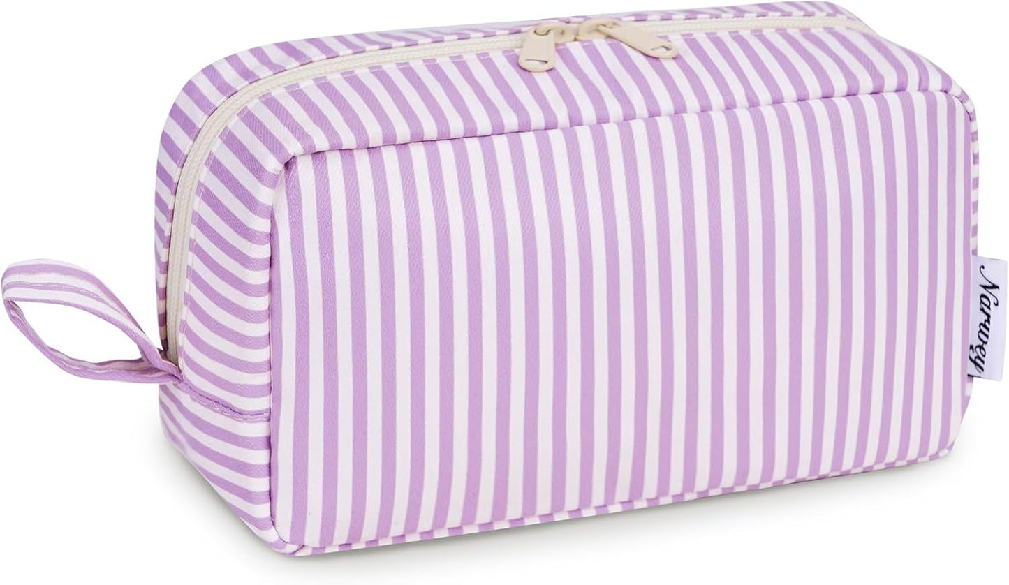 β¨ Checkered Makeup Bag β Travel-Ready & Cute AF (Various colors Large/Small)