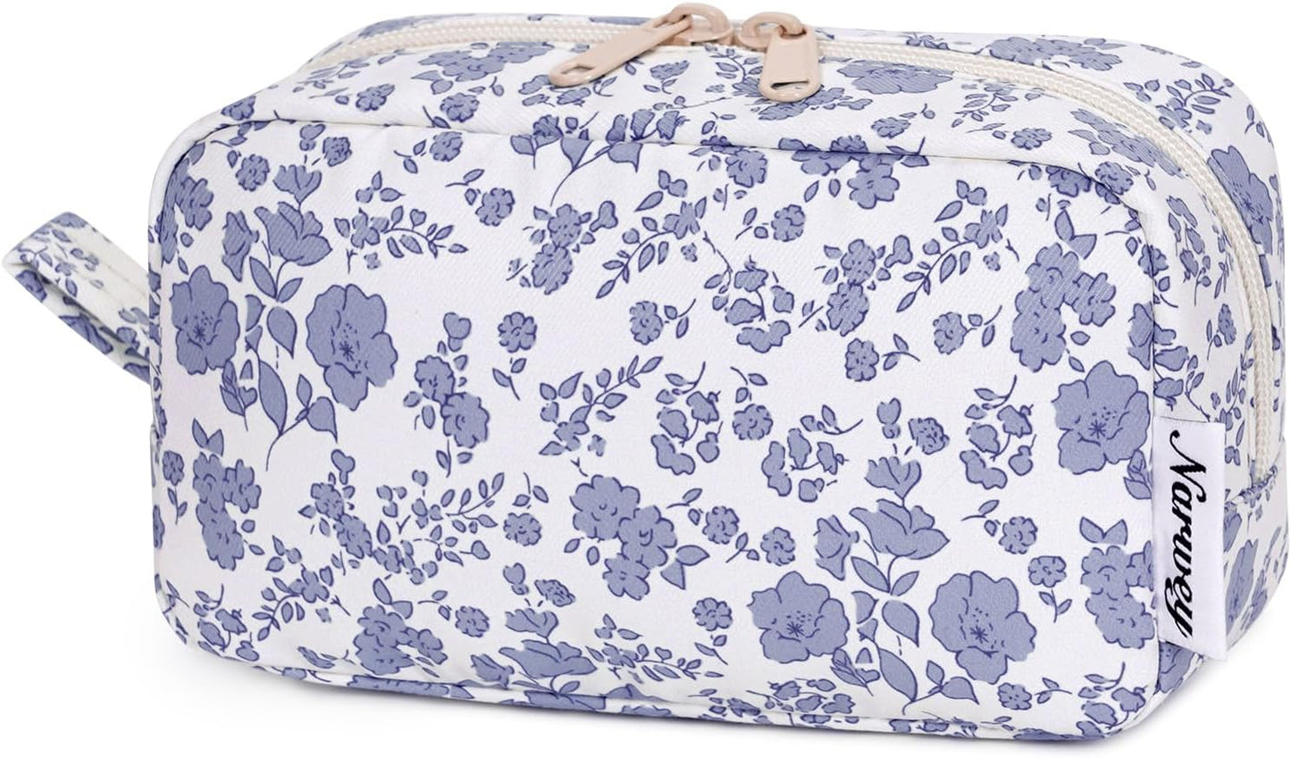β¨ Checkered Makeup Bag β Travel-Ready & Cute AF (Various colors Large/Small)